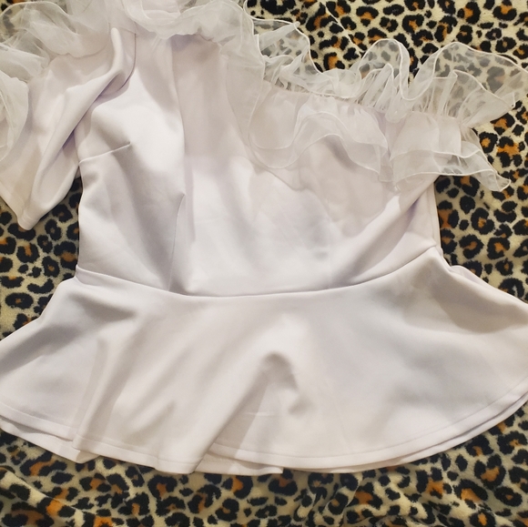 One shoulder peplum top🍒 - Picture 4 of 14